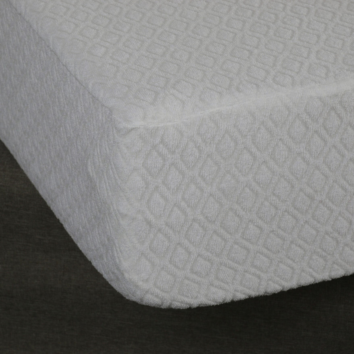 Matratzenauflage DOBBIACO – Hochwertige Hotelausstattung fuer erholsamen Gaesteschlaf in Hotels und Unterkuenften in der Schweiz.