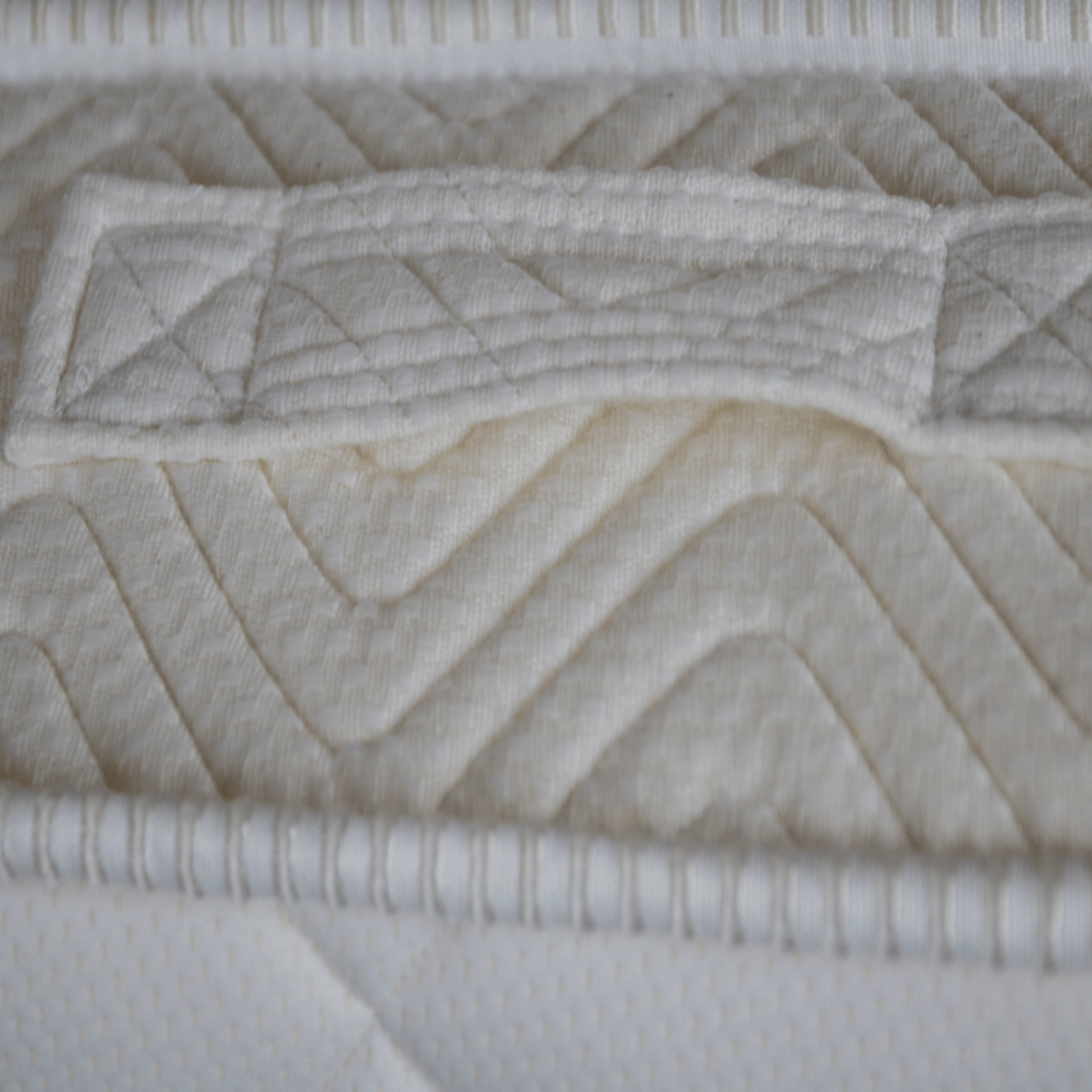 Matratze Universal Byfarm – Seitenansicht: professioneller Komfort fuer Hotels, Pensionen und Berghuetten.