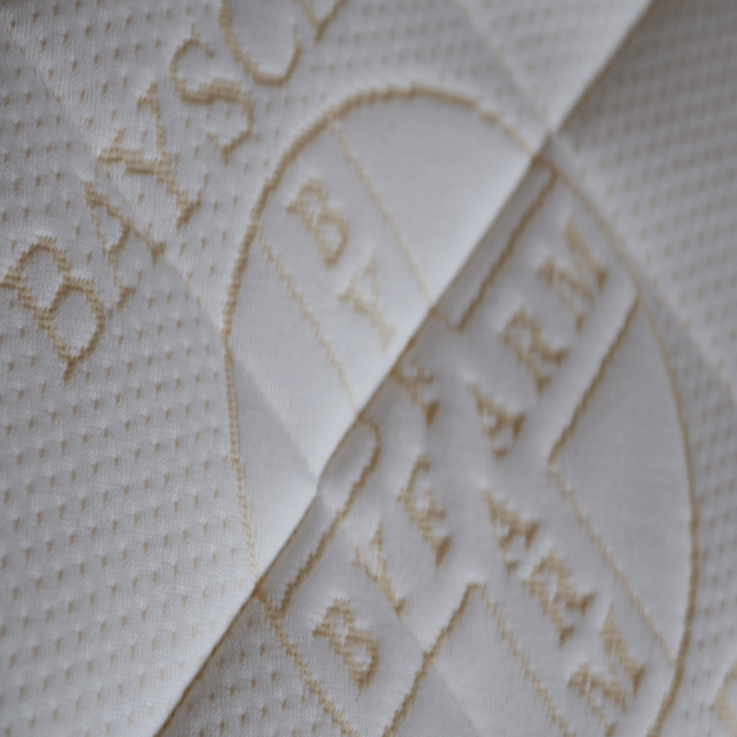 Matratze Universal Byfarm – Detailaufnahme: pflegeleicht, langlebig und ideal fuer den intensiven Einsatz.