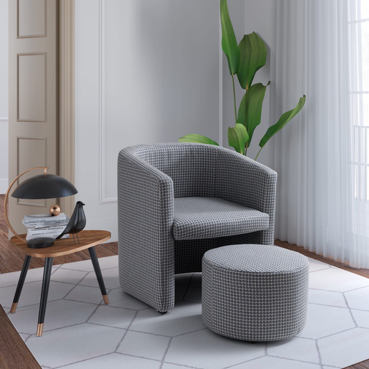 Sessel MARGOT – Seitenansicht: professioneller Komfort fuer Hotels, Pensionen und Berghuetten.